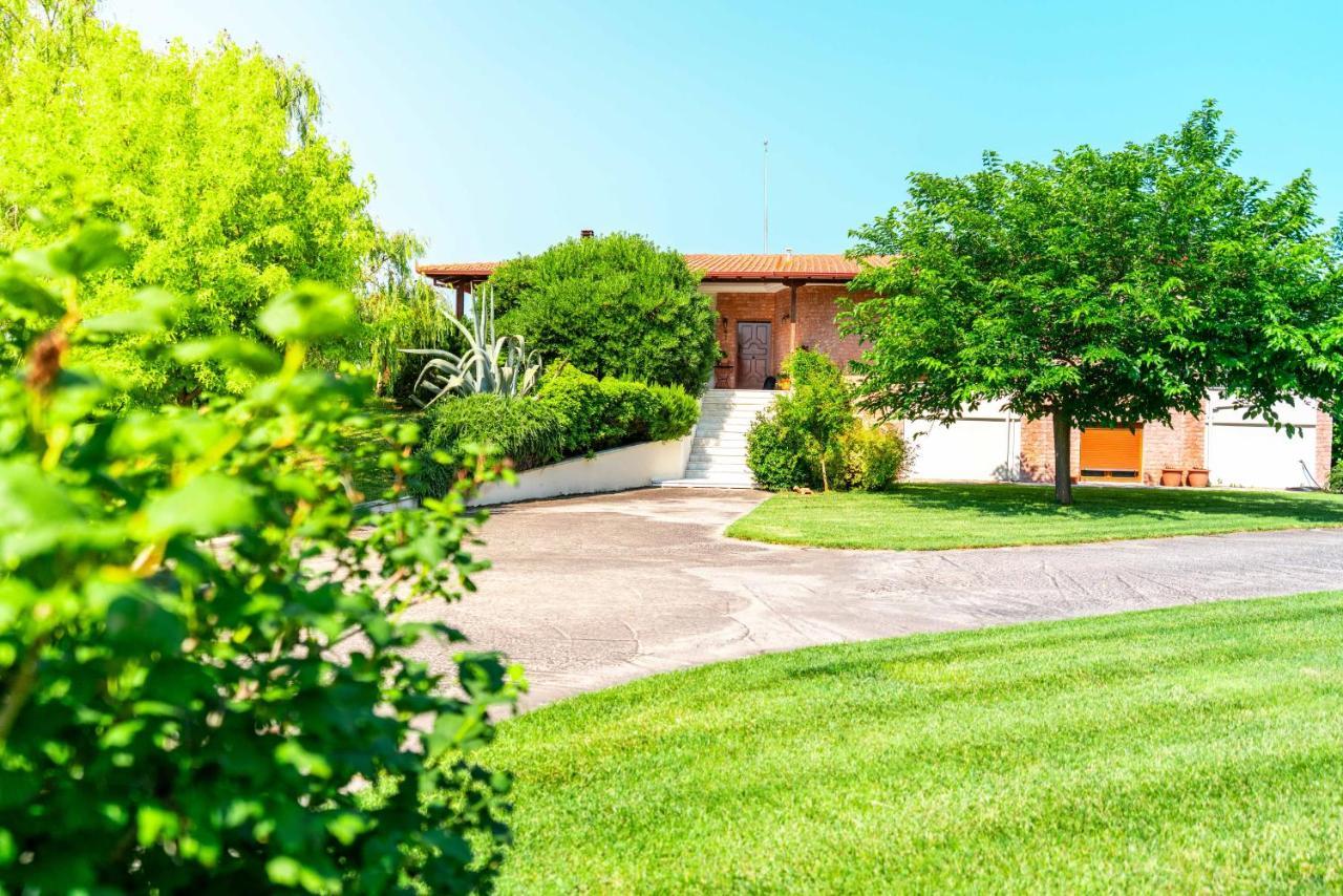 Villa Bougainvillea Epanomí Exterior foto